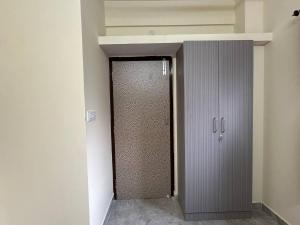 Fotografie z fotogalerie ubytování Cozy Room 1Bhk with Lift 401 v destinaci Bengalúr