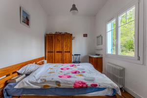 Postel nebo postele na pokoji v ubytování Pyla Sur Mer Villa 150m Vue Bassin