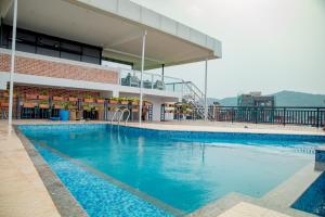 Bazén v ubytování Hotel Matina Suites nebo v jeho okolí
