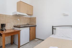 Kuchyň nebo kuchyňský kout v ubytování Studio Aegeo 2 + 11 fotografií