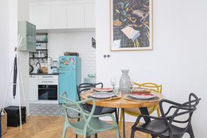 Kuchyňa alebo kuchynka v ubytovaní Kraków Apartament Blisko Centrum Kongresowego i Wawelu by Noclegi Renters