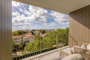 Legacy Hotel Cascais, Curio Collection By Hilton的阳台或露台