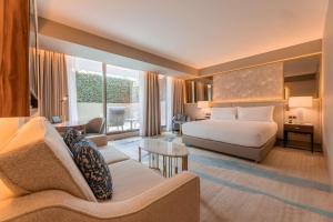 Legacy Hotel Cascais, Curio Collection By Hilton客房内的一张或多张床位