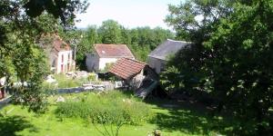 Gallery image of Les Chambres d'Helix in Saint-Dizier-les-Domaines