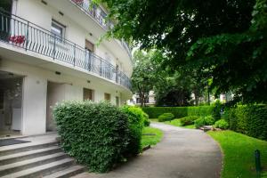 Κήπος έξω από το Elegance w mobile Wi-Fi 7' to RER B Paris direct line Airports CDG and ORY