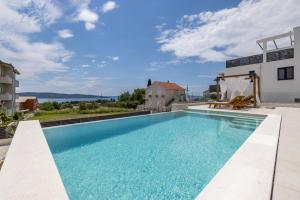 Kolam renang di atau dekat dengan New Villa Coco Maison with heated infinity pool