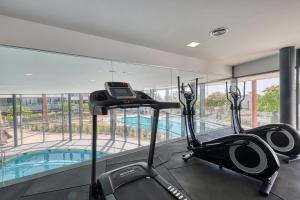 Posilňovňa alebo fitness centrum v ubytovaní Estepona Place - Spacious family city apartment + 37 fotografií