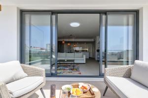 Posedenie v ubytovaní Estepona Place - Spacious family city apartment