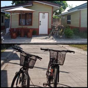 ein paar Fahrräder, die vor einem Haus geparkt sind in der Unterkunft Homey Inn- Olango Island Staycation in Lapu Lapu City
