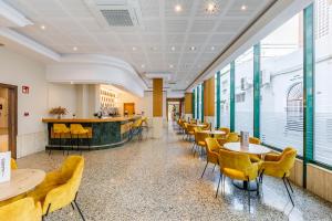Restaurace v ubytování Hotel Torremar - Mares