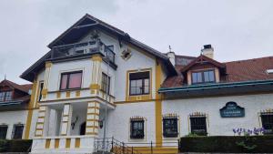 Zgradba, v kateri se nahaja apartma