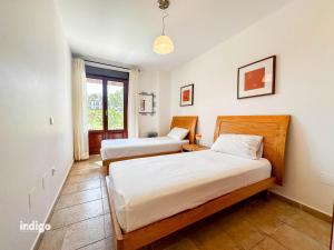 Postel nebo postele na pokoji v ubytování (PAR001) Modern Garden Apartment + 35 fotografií