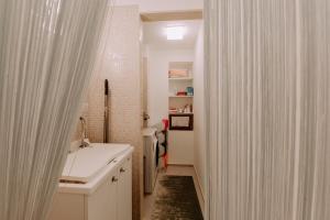 A bathroom at Palazzo Pinto B&B Még 37 kép