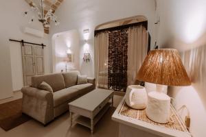 A seating area at Palazzo Pinto B&B