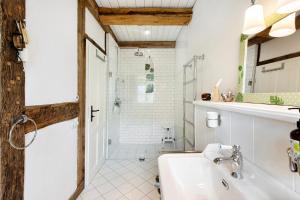 Ένα μπάνιο στο Ferienhaus Am Salzwedeler Tor +15 φωτογραφίες