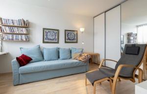 Ruang duduk di 4 Bedroom Awesome Home In Simrishamn