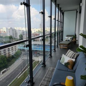 Balkón alebo terasa v ubytovaní Luksusowy Apartament Bliska Wola SABA
