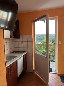 Gallery image of Apartamenty i pokoje z widokiem na jezioro Wielewskie in Wiele +21 photos