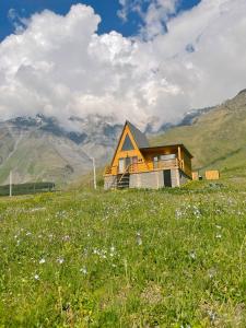 Imagen de la galería de Memory Hut_Kazbegi, en Kazbegi
