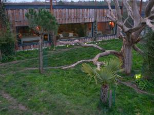 Φωτογραφία από το άλμπουμ του Lodges insolites chez RDV en Terre Animale σε Sury-aux-Bois