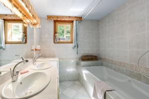 Ένα μπάνιο στο Lupins +14 φωτογραφίες