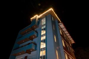 El edificio en el que está el hotel