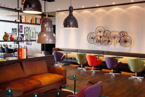 Posezení v ubytování Motel One Amsterdam