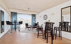 Posezení v ubytování Hôtel La Nartelle