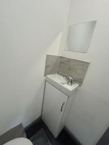 Φωτογραφία από το άλμπουμ του Spacious Gillingham Room with Private Ensuite σε Gillingham