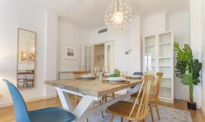 Posezení v ubytování Apartamento Retiro III en Madrid + 13 fotografií