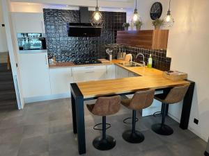 Gallery image of Luxe appartement in de jachthaven van Port Zélande in Ouddorp +27 photos