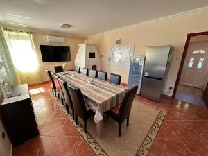 Kuchyňa alebo kuchynka v ubytovaní Siófok apartman