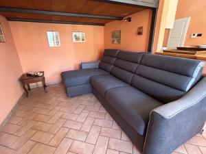 A seating area at Amber Apartment
