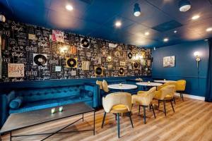 Posezení v ubytování Banana Leaf Villa-Marley Junior Suite with Living Room