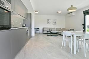 Η κουζίνα ή μικρή κουζίνα στο Villa Bianca +37 φωτογραφίες