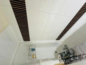 Kuchyň nebo kuchyňský kout v ubytování Lovely double room with private bathroom and Double room with shared toilet & PARKING FREE