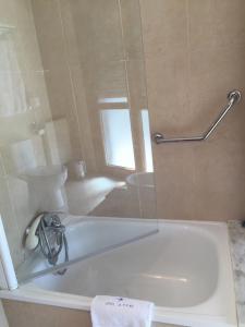 A bathroom at Hotel La Polar