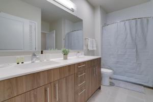 Bilik mandi di Modern & Bright Apartment in Alexandria +33 gambar