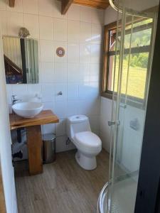 ห้องน้ำของ Cómoda cabaña con hermosa vista