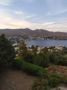 a view of a city and a body of water at Elies apartments 2 in Alinda