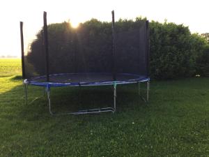 Stolný tenis v ubytovaní Nuitées au calme de la campagne bourbonnaise alebo v jeho okolí