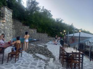 Ospiti di Tyupebi