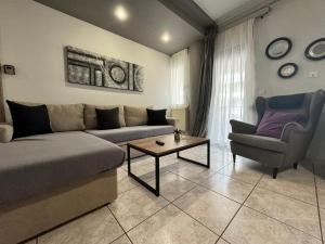 Posezení v ubytování Top Line & Modern Apartments in Ioannina