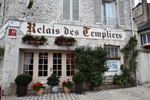 The facade or entrance of Le Relais Des Templiers