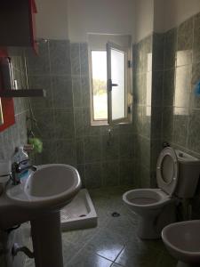 Ένα μπάνιο στο Nice apartment near beach, Golem +8 φωτογραφίες