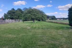 Galeriebild der Unterkunft Charmante maison de campagne avec jardin in Annezin