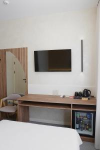 TV a/nebo společenská místnost v ubytování Duboviy Gai Hotel