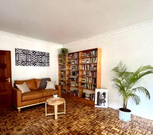 The library in a hosteleket