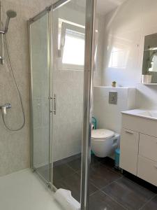 Koupelna v ubytování Apartmani Villa Adriatic