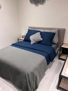 Posteľ alebo postele v izbe v ubytovaní Studio Tamaris au coeur historique de Montauban
